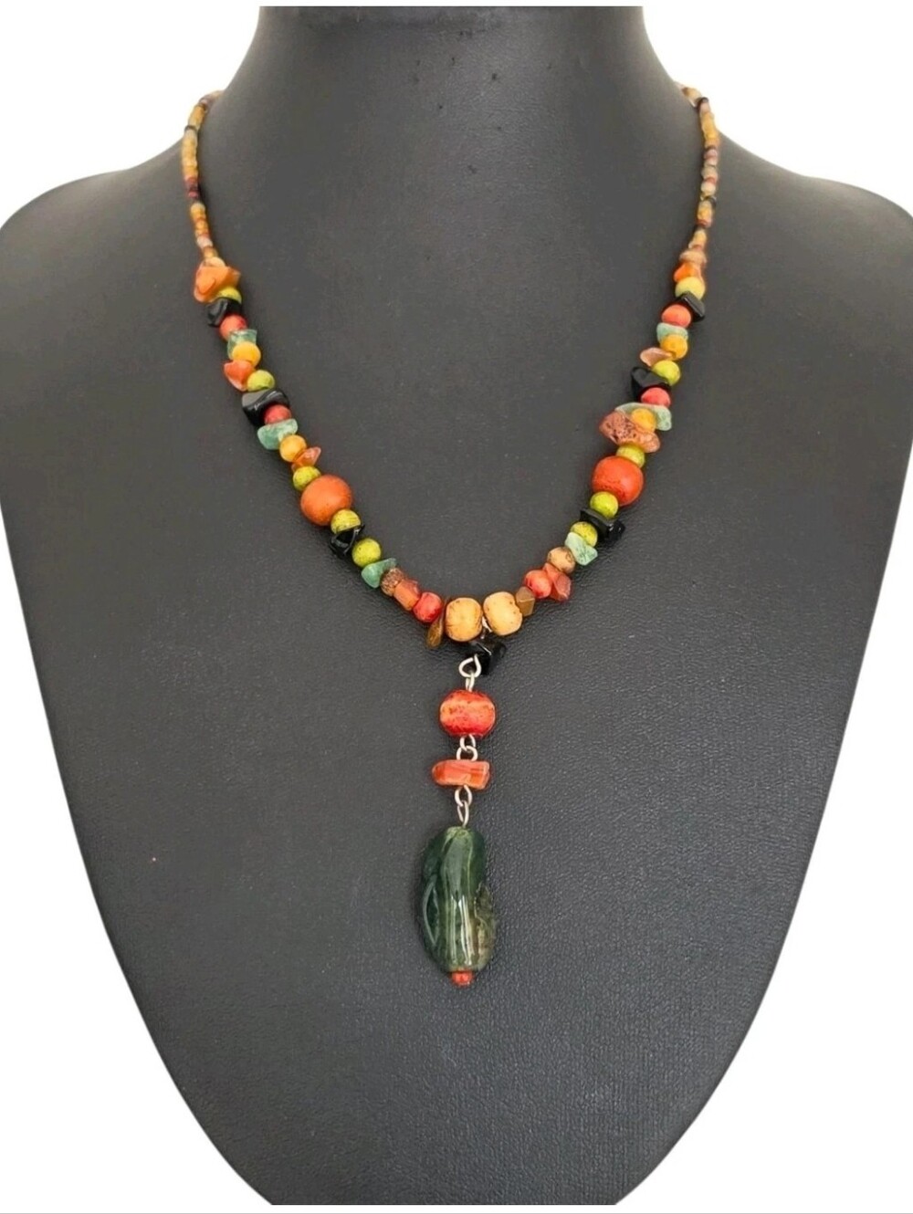Signed NY Multicolor Stone Chip Beaded Necklace Green Stone Pendant Drop 18”